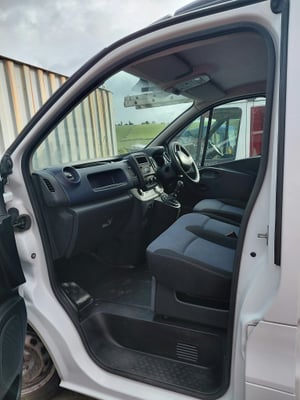 2019 Vauxhall Vivaro — photo 17 of 29