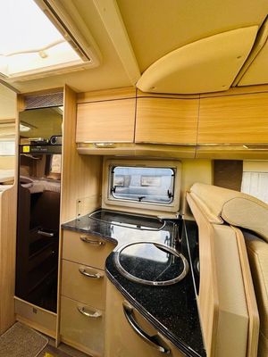 2016 Burstner Ixeo 728G — photo 9 of 27