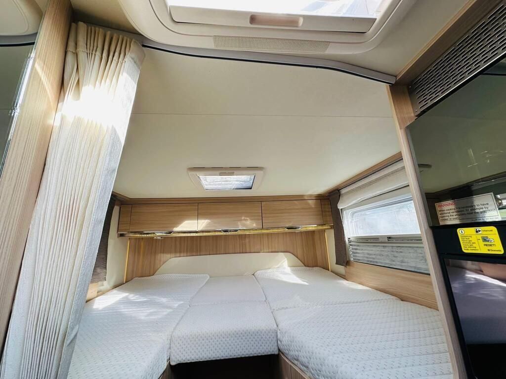 2016 Burstner Ixeo 728G - Image 5