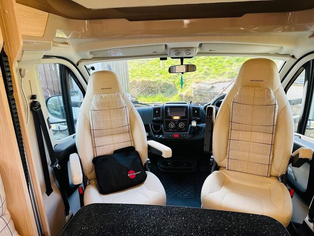 2016 Burstner Ixeo 728G - Image 11