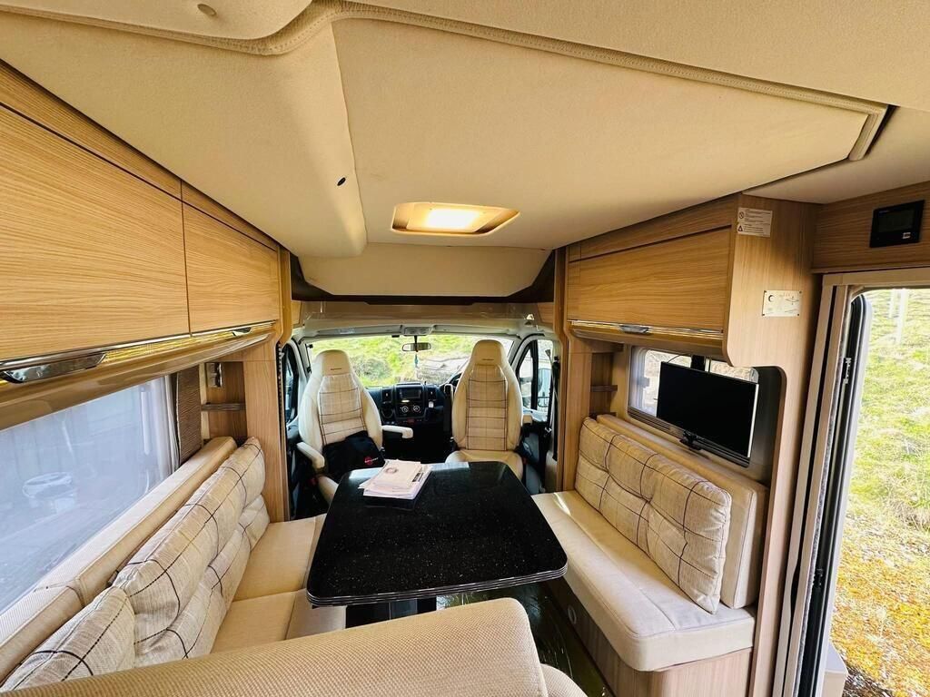 2016 Burstner Ixeo 728G - Image 12