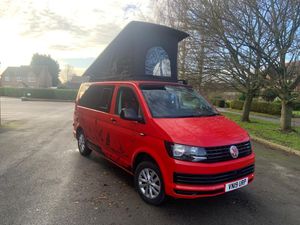 2019 Volkswagen Transporter T6 — photo 10 of 42