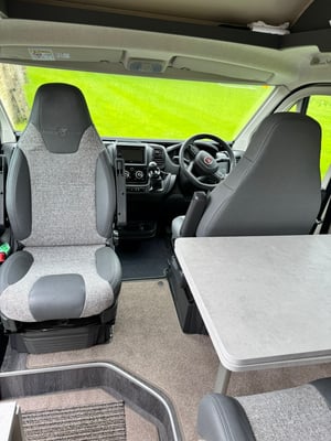 2024 Auto-Trail Adventure 67 — photo 4 of 8