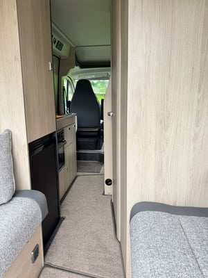 2024 Auto-Trail Adventure 67 — photo 8 of 8
