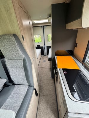 2024 Auto-Trail Adventure 67 — photo 6 of 8