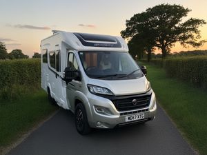 2018 Swift Escape 695 Champagne