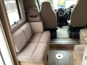 2018 Swift Escape 695 Champagne — photo 13 of 30