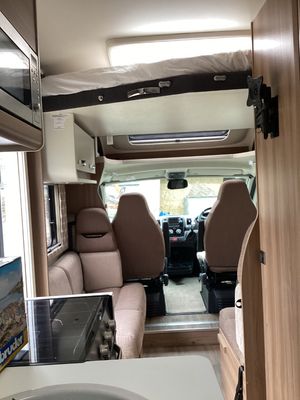 2018 Swift Escape 695 Champagne — photo 16 of 30