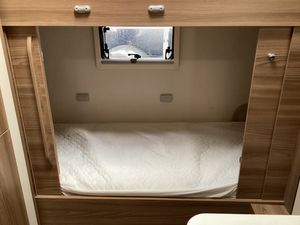 2018 Swift Escape 695 Champagne — photo 26 of 30