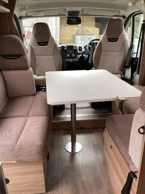 2018 Swift Escape 695 Champagne — photo 27 of 30