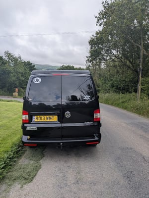 2013 Volkswagen Transporter — photo 8 of 22