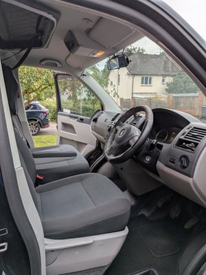 2013 Volkswagen Transporter — photo 14 of 22