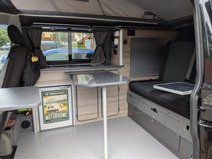 2013 Volkswagen Transporter — photo 18 of 22