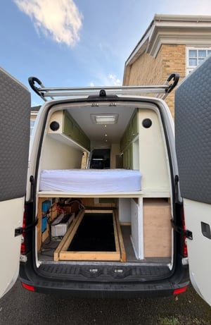 2016 Volkswagen Crafter — photo 2 of 14