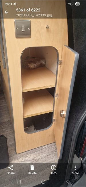 2014 Volkswagen T28 — photo 3 of 9