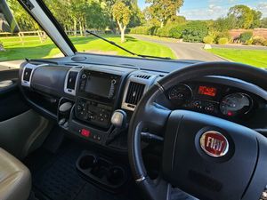 2015 Burstner Grand Panorama i920 — photo 10 of 24