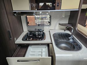 2015 Burstner Grand Panorama i920 — photo 11 of 24