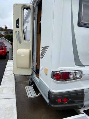 2009 Auto-Trail Cheyenne 630 — photo 14 of 16