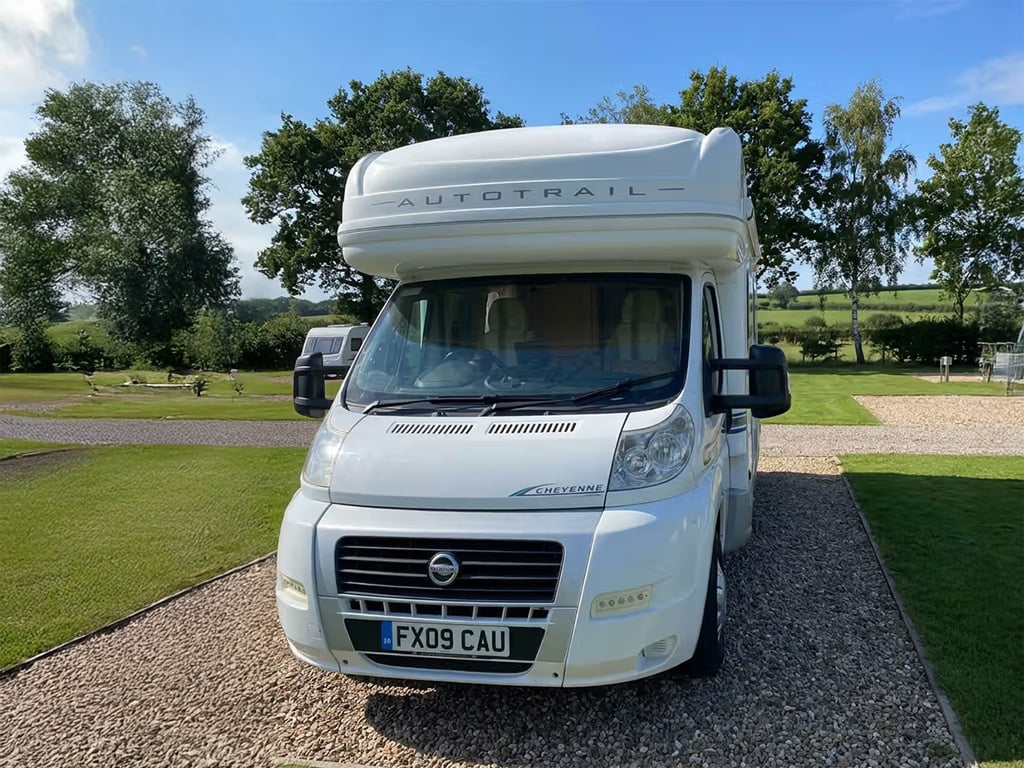 2009 Auto-Trail Cheyenne 630 - Image 1