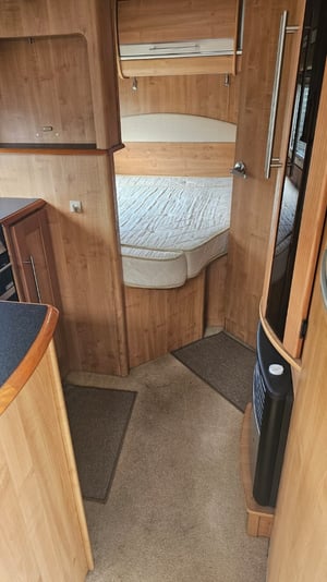 2011 Auto-Trail Dakota — photo 2 of 9