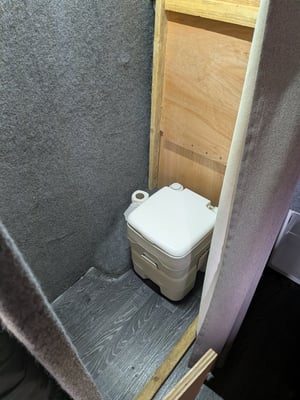 2010 Ford Transit — photo 6 of 11