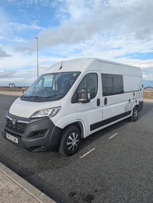 2022 Vauxhall Movano — photo 2 of 23