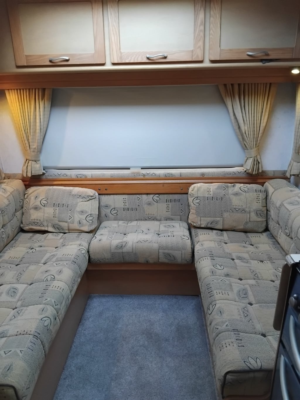 2004 Elddis Compass avantgarde 200 - Image 1