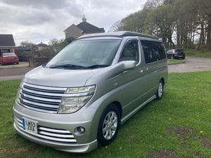 2017 Nissan Elgrand — photo 6 of 8