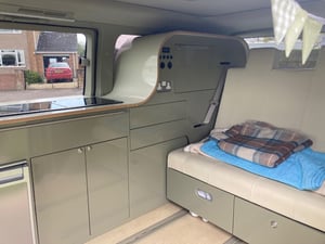 2017 Nissan Elgrand — photo 8 of 8