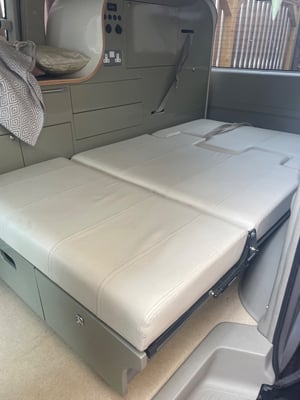2003 Nissan Elgrand — photo 12 of 12