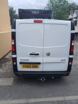 2015 Vauxhall Vivaro — photo 12 of 15