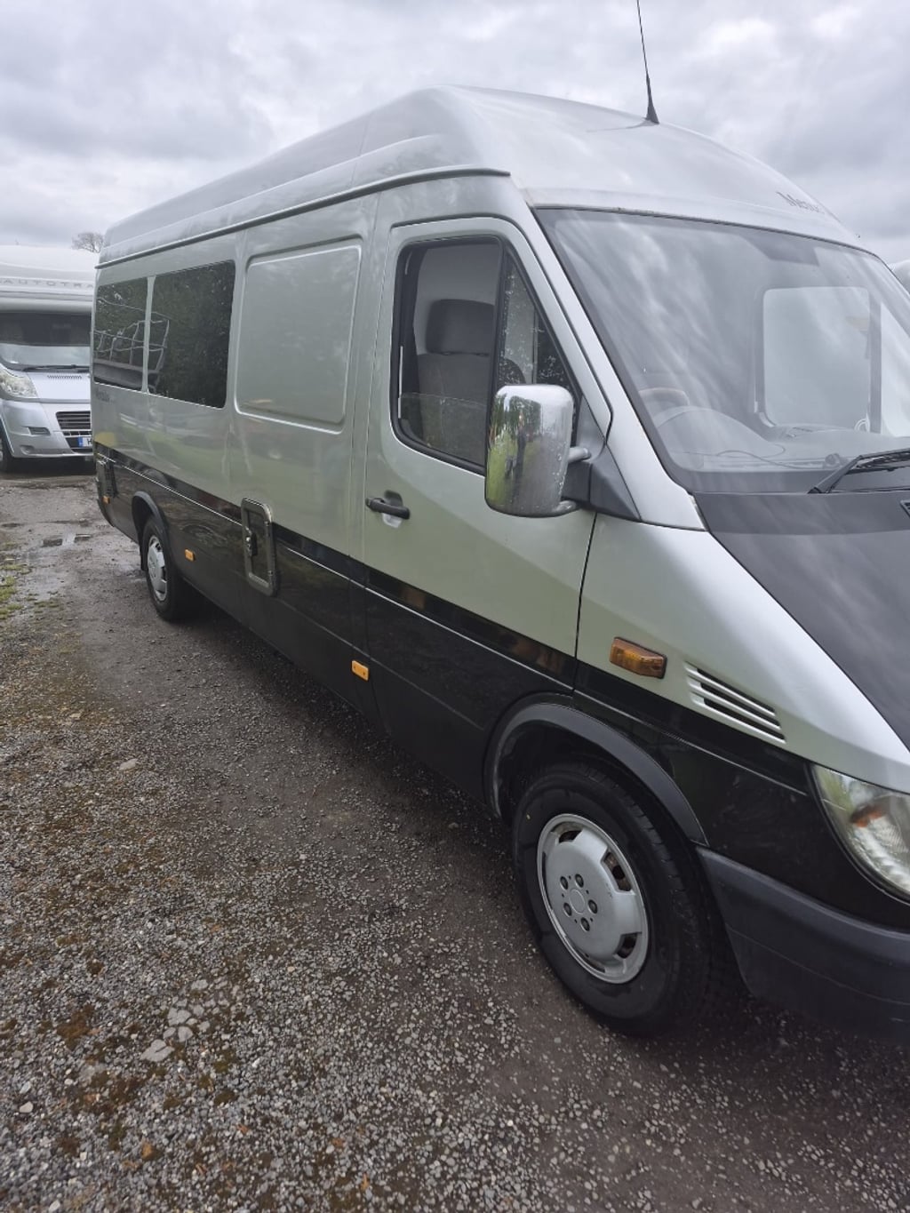 2002 Mercedes-Benz Sprinter - Image 1