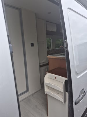 2002 Mercedes-Benz Sprinter — photo 9 of 46