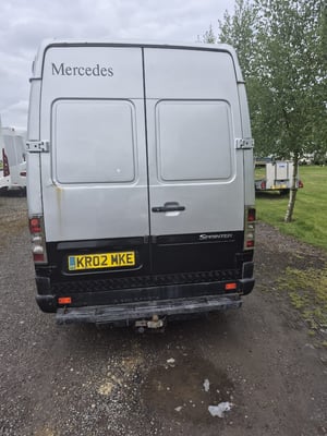 2002 Mercedes-Benz Sprinter — photo 38 of 46