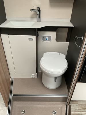 2022 Swift Escape 694  Fully Accessible Conversion — photo 11 of 29