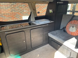 2004 Toyota Alphard — photo 4 of 6