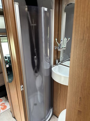 2017 Auto-Trail Apache 634 — photo 10 of 44
