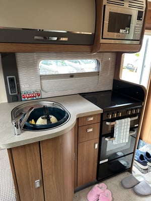 2017 Auto-Trail Apache 634 — photo 32 of 44