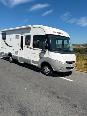2014 Rapido 866F — photo 3 of 20
