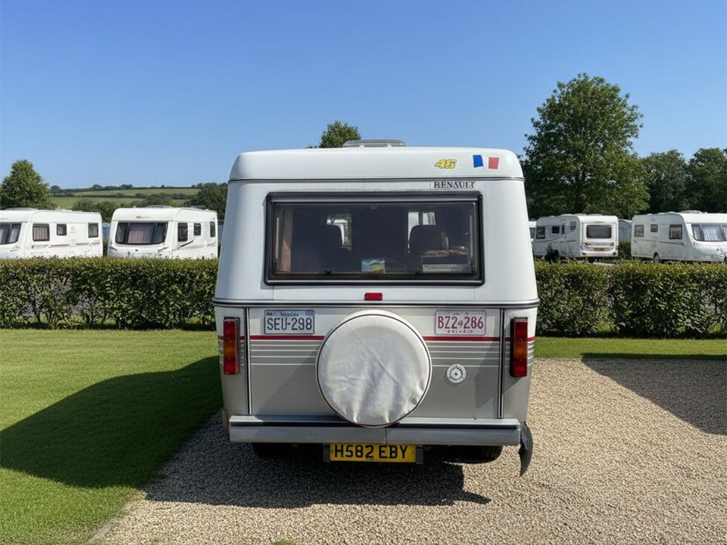 1990 Renault Eriba - Image 1