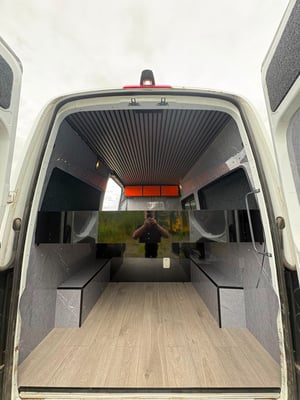 2020 Mercedes-Benz Sprinter — photo 3 of 10