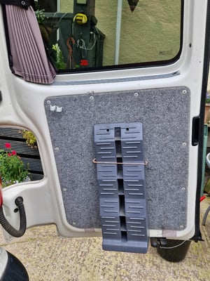 2009 Volkswagen T5 Campervan — photo 15 of 21