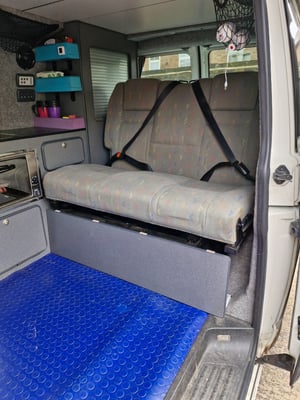 2009 Volkswagen T5 Campervan — photo 10 of 21