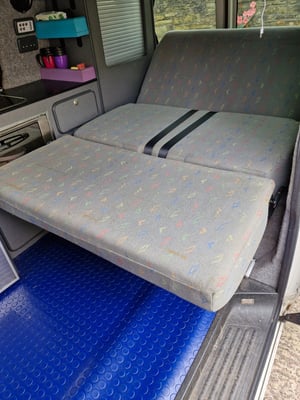 2009 Volkswagen T5 Campervan — photo 18 of 21