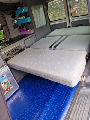 2009 Volkswagen T5 Campervan — photo 17 of 21