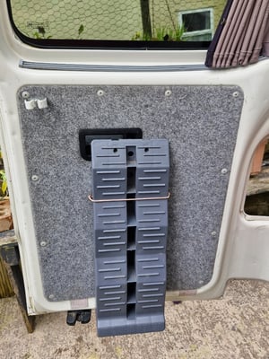 2009 Volkswagen T5 Campervan — photo 20 of 21