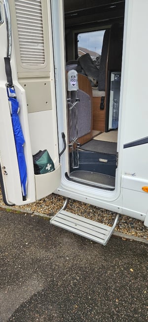 2012 Auto-Trail Mohawk — photo 6 of 26