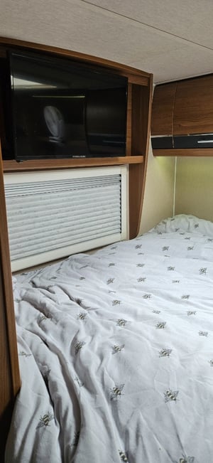 2012 Auto-Trail Mohawk — photo 20 of 26