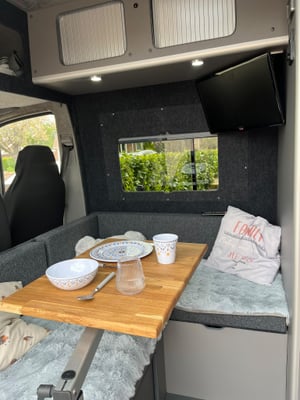2016 Mercedes-Benz Sprinter — photo 10 of 18