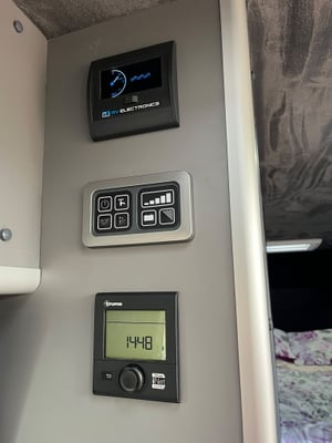 2016 Mercedes-Benz Sprinter — photo 17 of 18